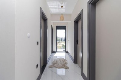 Smart Home Villa For Sale in Belek With A Private Pool, Sauna, & Garden - Hallway and entrance