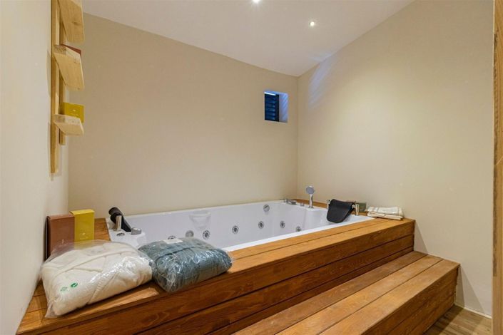 Image No.17-5 Bed Villa for sale