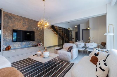 Smart Home Villa For Sale in Belek With A Private Pool, Sauna, & Garden - Lounge and dining area