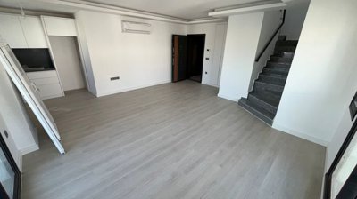 Sea View Apartment For Sale In Marmaris – Lounge to the entrance