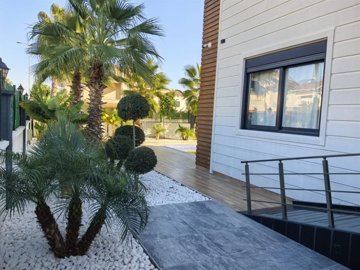 Detached Smart Villa For Sale in Belek, Antalya With Private Facilities - Landscaped garden