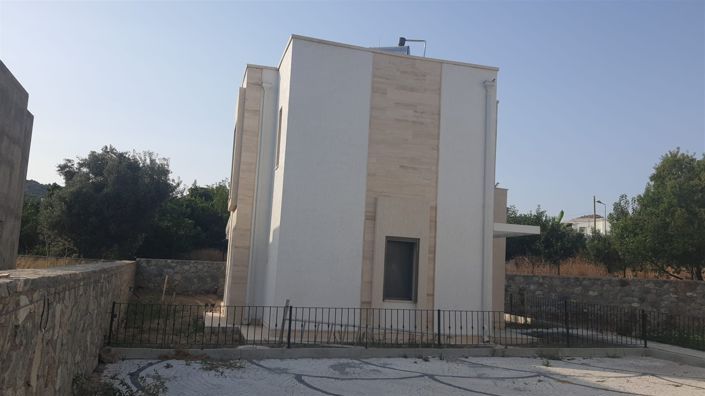 Image No.3-2 Bed Villa for sale