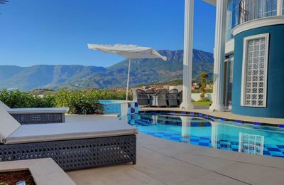 Ultra-Modern Villa For Sale In Alanya - Sea view villa with a private pool & terrace