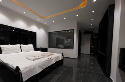 Ultra-Modern Villa For Sale In Alanya - Spacious double bedroom