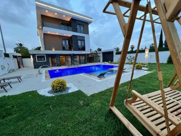 Detached Spa Villa For Sale in Belek, Antalya With Private Facilities - Pretty garden and private pool