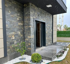 Brand-New Antalya Property For Sale With A Pool And Garden - Pretty entrance from the garden