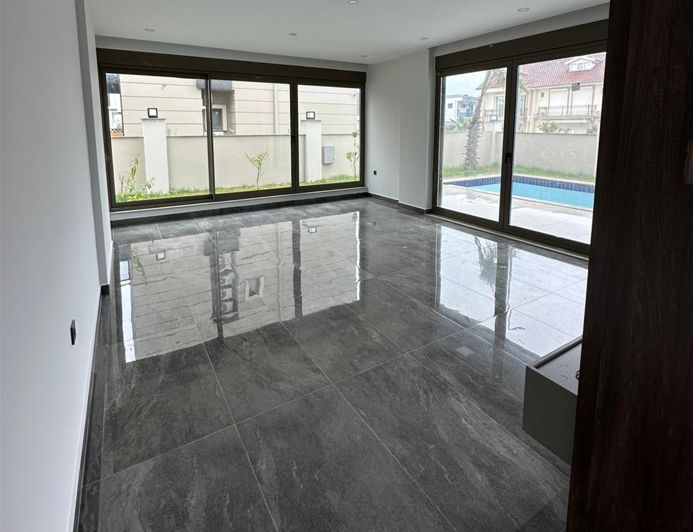 Image No.9-4 Bed Villa for sale