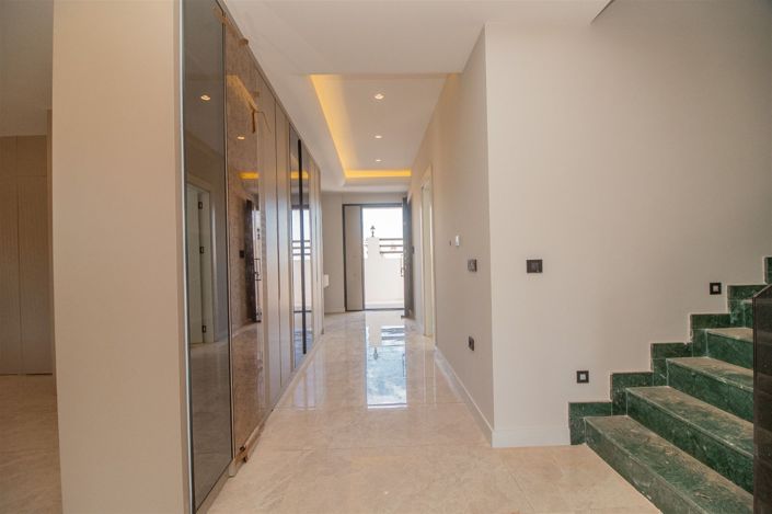 Image No.10-4 Bed Villa for sale