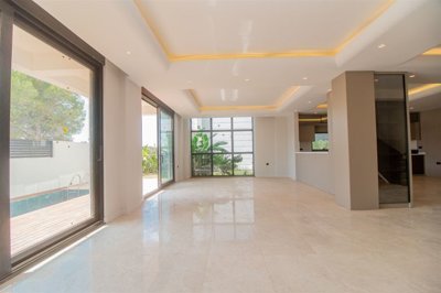 Attractive Antalya Villa For Sale With A Private Pool - Spacious open-plan design