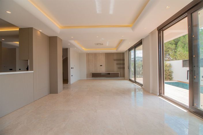 Image No.13-4 Bed Villa for sale