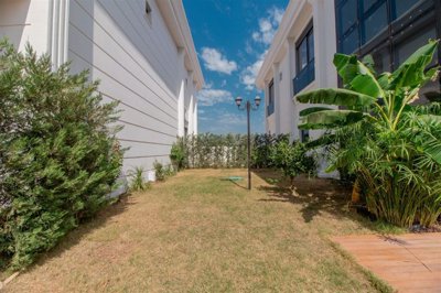 Attractive Antalya Villa For Sale With A Private Pool - Easy to maintain garden