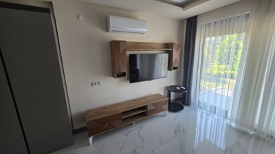 Belek Apartment With A Private Garden For Sale - Lounge with terrace access and furnishings