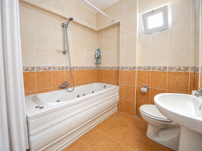 Image No.19-3 Bed Villa for sale