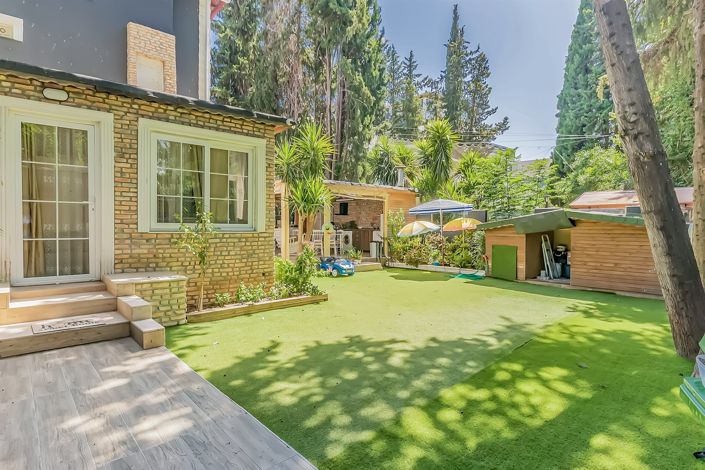 Image No.4-7 Bed Villa for sale