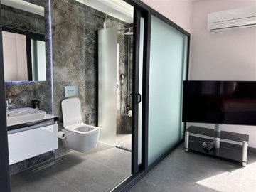 Belek Single-Storey Villa With A Private Pool For Sale In Antalya - Luxury ensuite bathroom