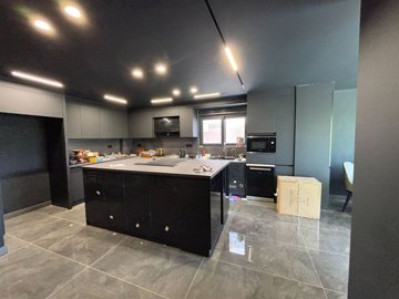 Opulent Antalya Property For Sale - Exquisite fully fitted kitchen