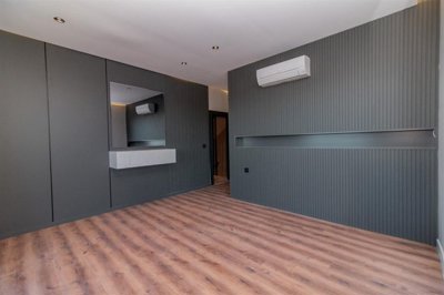 Sensational Antalya Property For Sale - Spacious bedroom