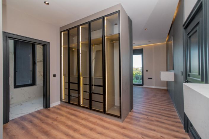 Image No.20-4 Bed Villa for sale