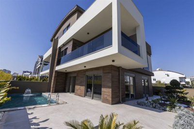 Indulgent Antalya Property For Sale - A modern villa with four bedrooms