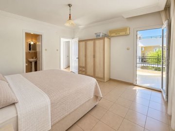 Seafront Semi-Detached Villa For Sale In Didim – Bedroom and ensuite bathroom