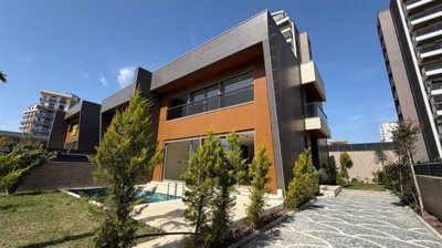 Alluring Antalya Villa For Sale With A Private Pool - Villa, pool, garden, and driveway