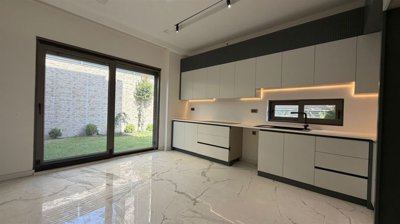 Alluring Antalya Villa For Sale With A Private Pool - Fully fitted stylish kitchen