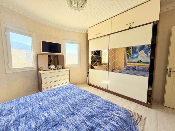 Image No.13-2 Bed Apartment for sale