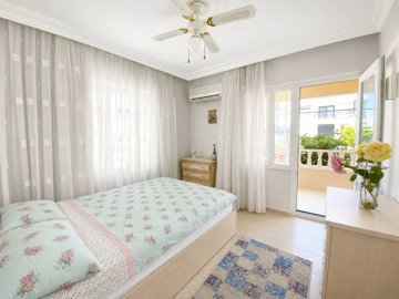 Lovely Furnished Property For Sale In Didim, Aydin – Bedroom with balcony access