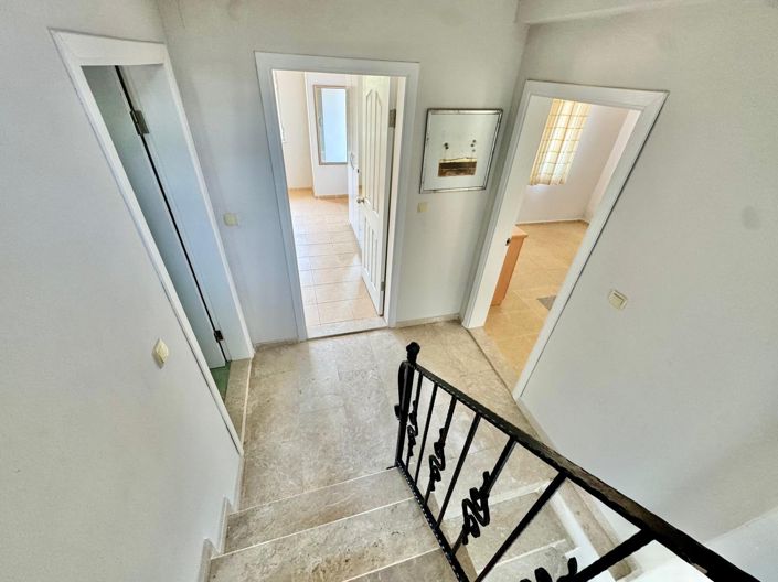 Image No.18-3 Bed Villa for sale