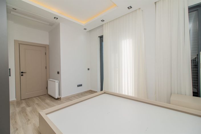 Image No.11-6 Bed Villa for sale