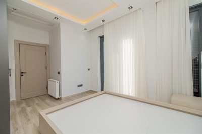 Beautiful Detached Triplex Villa For Sale in Belek, Antalya - Neutral bedroom