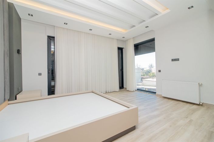 Image No.14-6 Bed Villa for sale