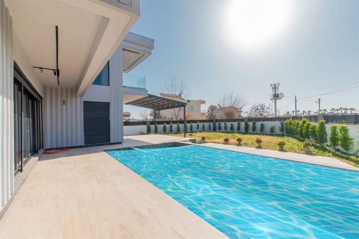 Image No.2-6 Bed Villa for sale