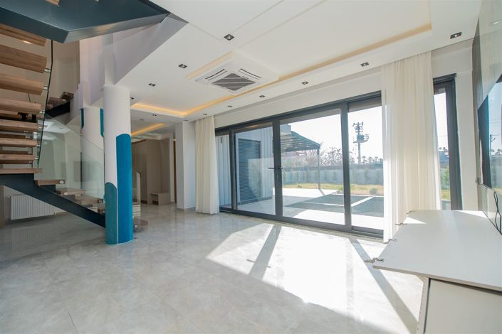 Image No.5-6 Bed Villa for sale