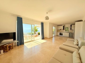 Sea View Villa For Sale In Kadikalesi, Bodrum - Light and airy open-plan living space