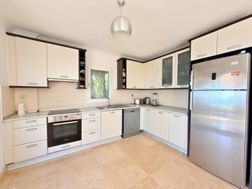 Sea View Villa For Sale In Kadikalesi, Bodrum - Fully fitted stylish kitchen