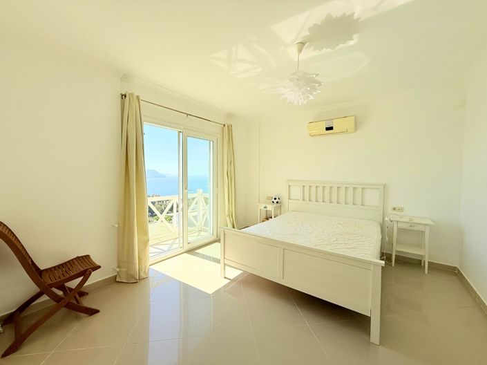Image No.15-4 Bed Villa for sale