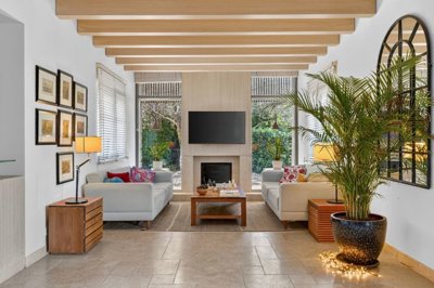 Impeccable Bodrum Villa For Sale In Yalikavak - Lounge with a fireplace