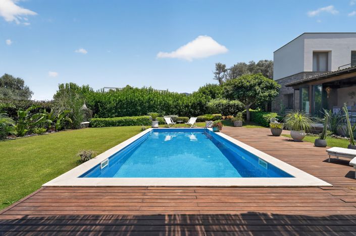 Image No.2-5 Bed Villa for sale