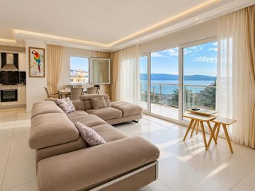 Sea View Penthouse For Sale In Didim - Lounge with amazing sea views