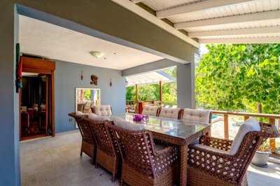 Idyllic Detached Marmaris Villa For Sale - Ideal spot for alfresco dining