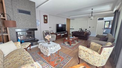 Exquisite Marmaris Villa For Sale - Lounge through to the kitchen