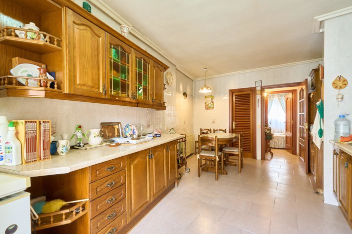 Image No.18-7 Bed Property for sale