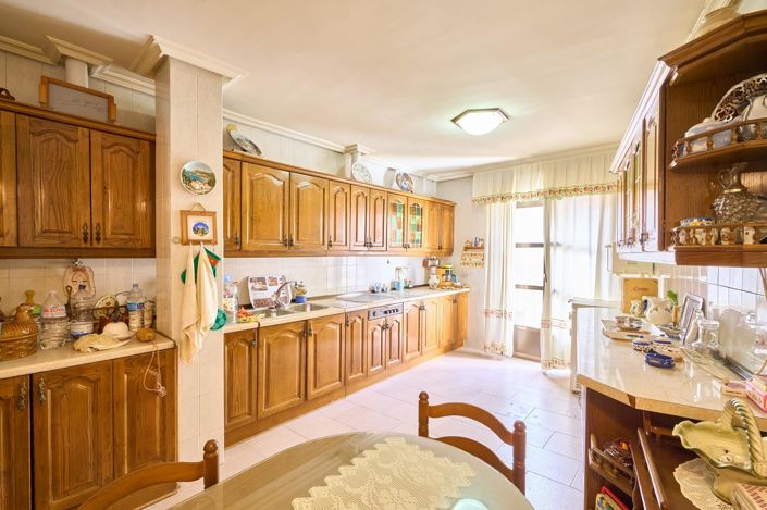 Image No.19-7 Bed Property for sale