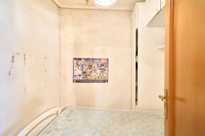 Image No.24-7 Bed Property for sale