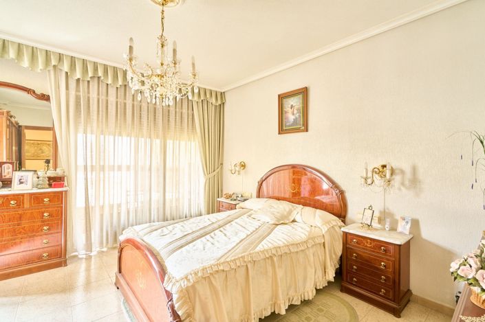 Image No.29-7 Bed Property for sale