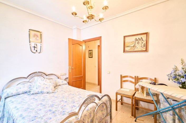 Image No.39-7 Bed Property for sale