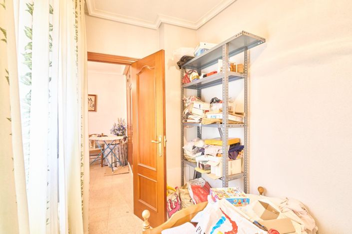 Image No.42-7 Bed Property for sale