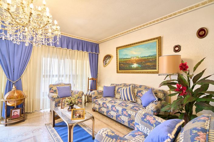 Image No.5-7 Bed Property for sale