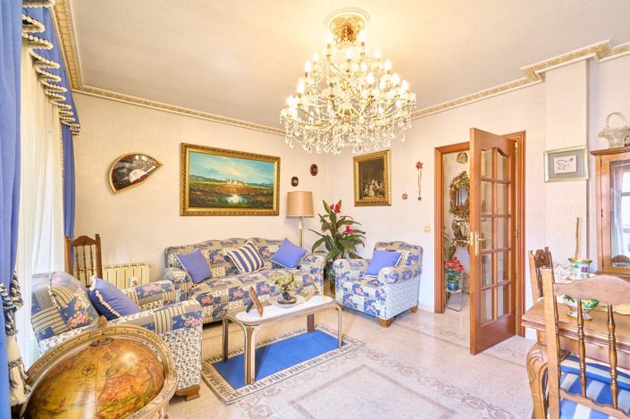 Image No.6-7 Bed Property for sale